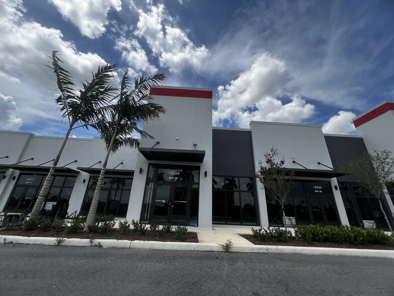 19184 NW 27th Ave, Miami Gardens, FL for lease - Building Photo - Image 1 of 2