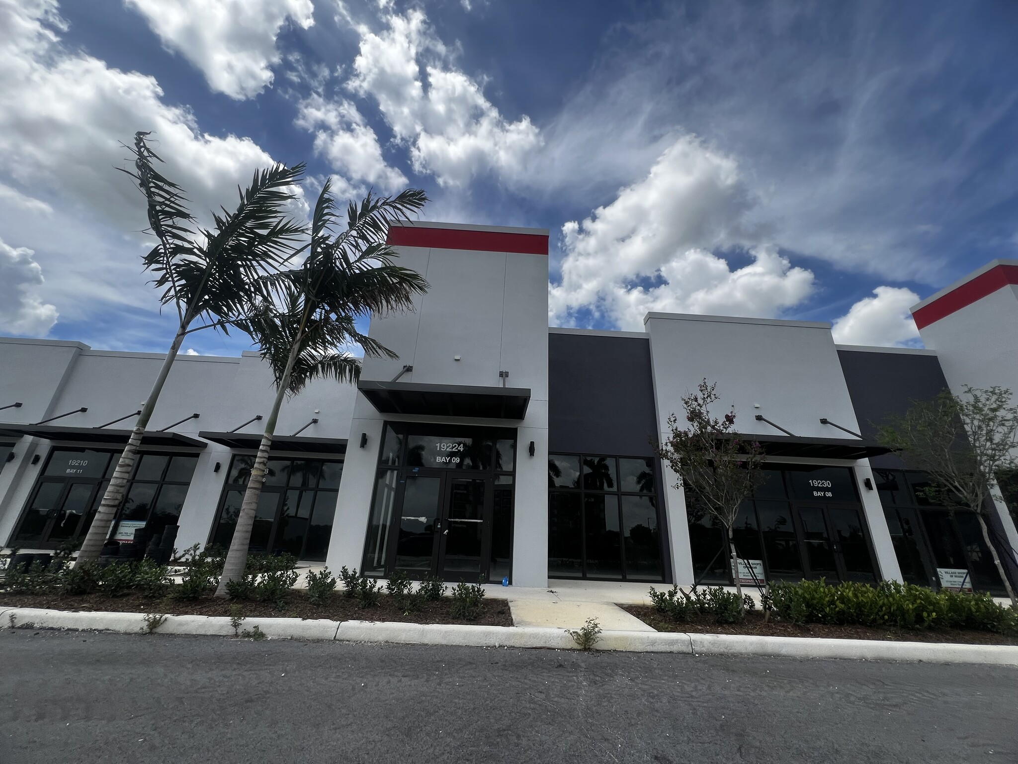 19184 NW 27th Ave, Miami Gardens, FL for lease Building Photo- Image 1 of 3