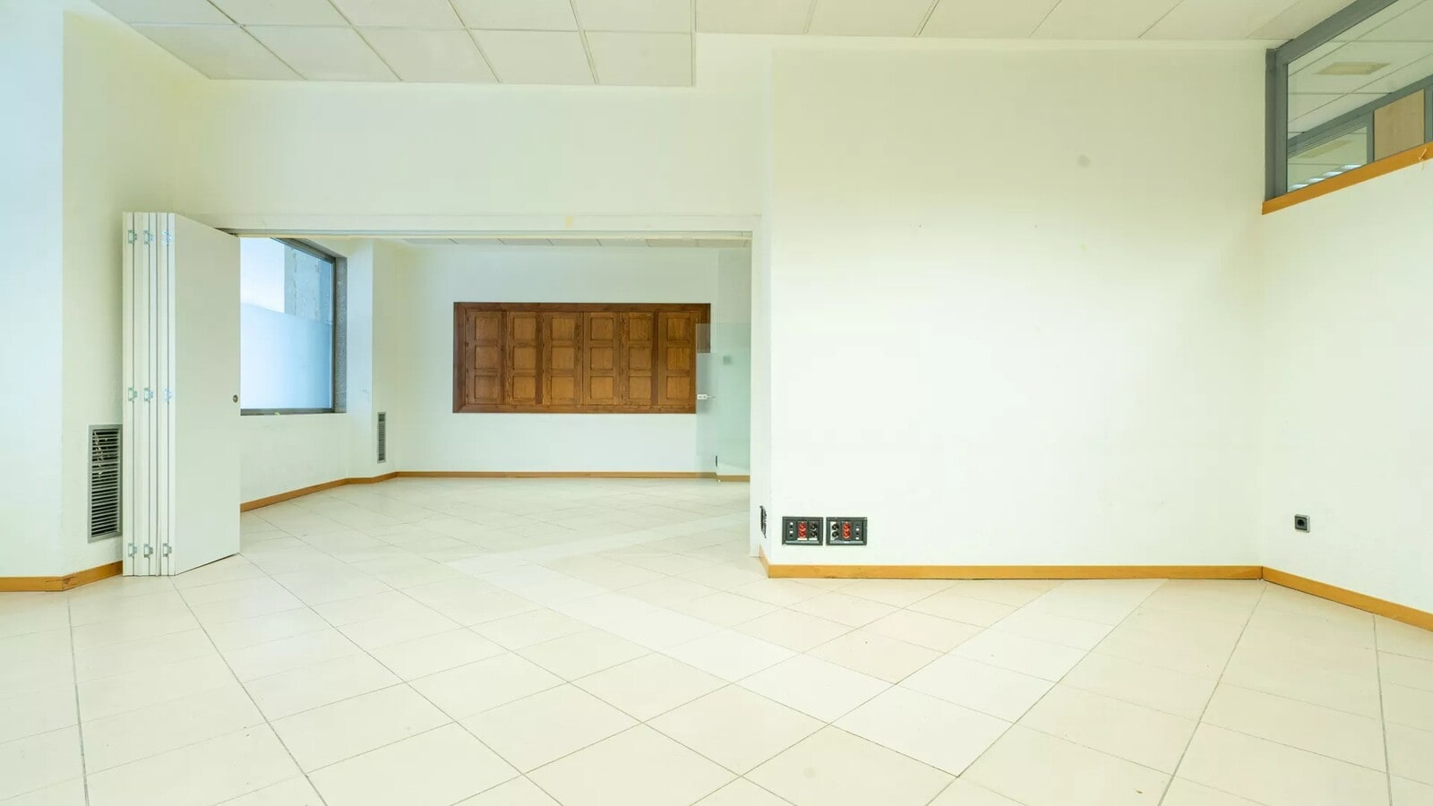 Alcalá de Henares, MAD 28806 - Unit Es 1 Pt L8 -  - Interior Photo - Image 1 of 48