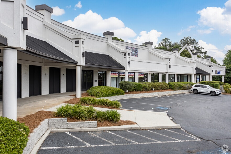 5442 Frontage Rd, Forest Park, GA for lease - Building Photo - Image 2 of 16