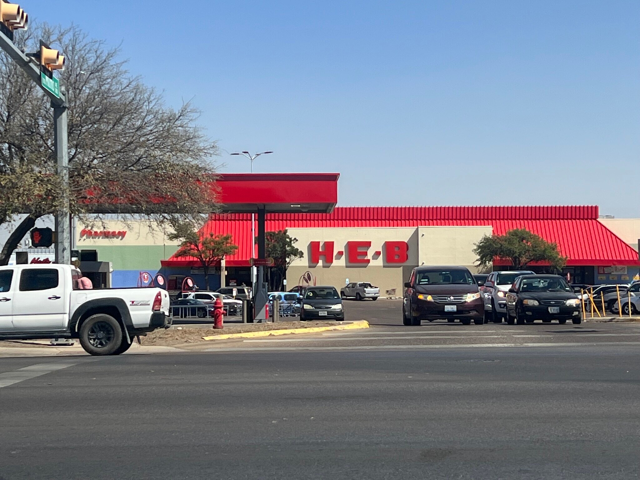 2419 E Saunders St, Laredo, TX 78041 VIA 59