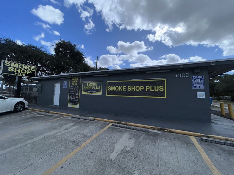 6002 Pembroke Rd, Miramar, FL for lease - Building Photo - Image 2 of 9