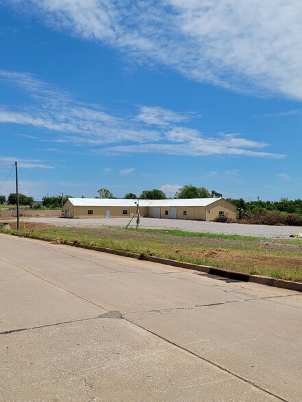 1702 SW 3rd St, Lawton, OK for sale - Building Photo - Image 1 of 1