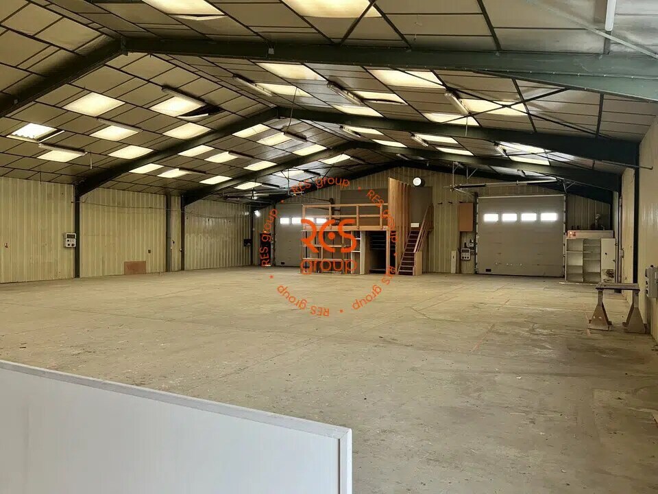 Office in Pessac for lease Interior Photo- Image 1 of 13