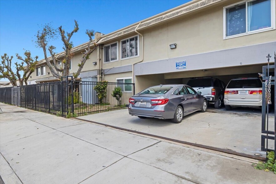 10720 Burin Ave, Lennox, CA 90304