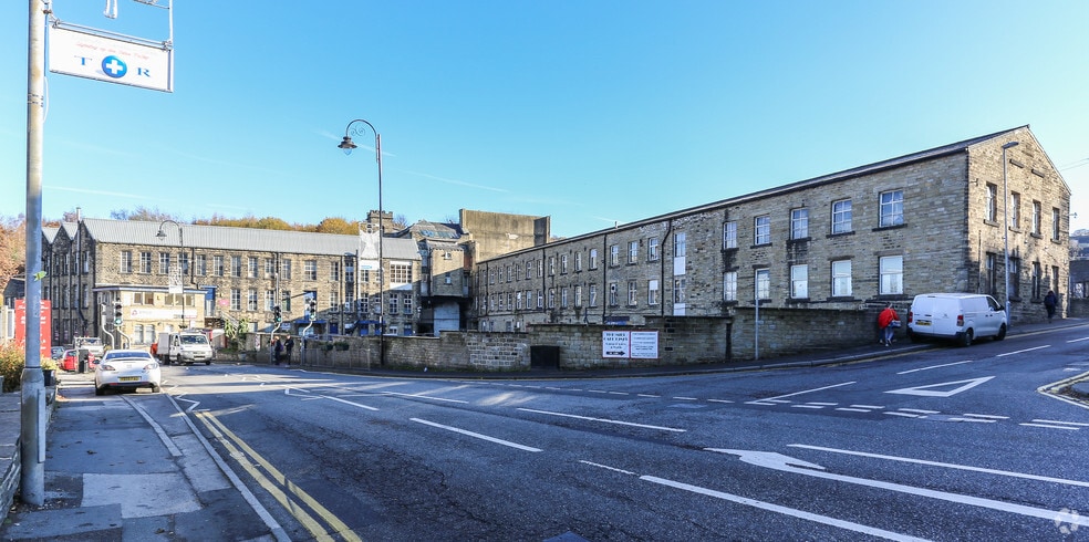 Spring Grove, Linthwaite for sale - Primary Photo - Image 1 of 1