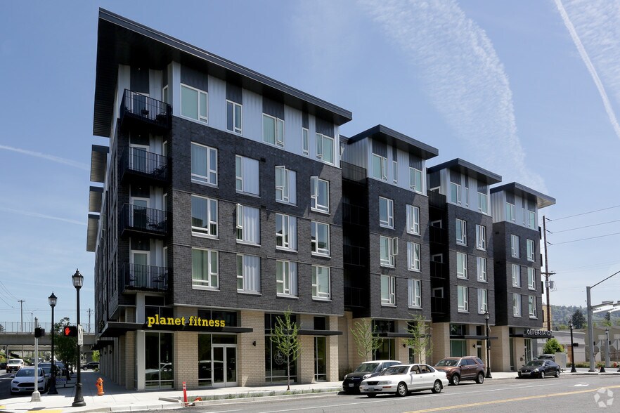 9202 SE Foster Rd, Portland, OR 97266