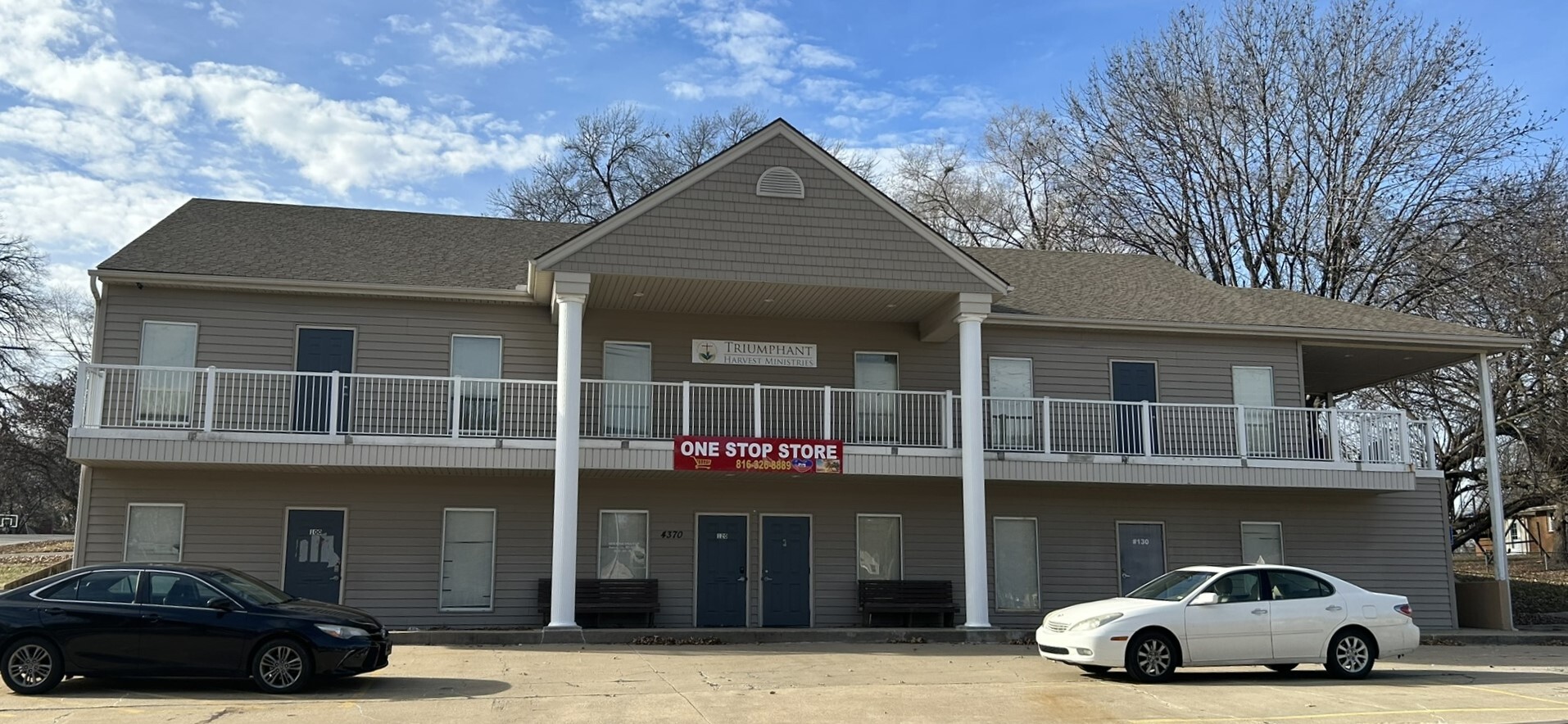 4370 N Oak Trfy, Kansas City, MO for sale Primary Photo- Image 1 of 11