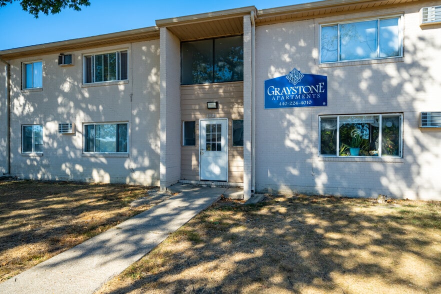 1615 E 29th St, Lorain, OH for sale - Building Photo - Image 2 of 12