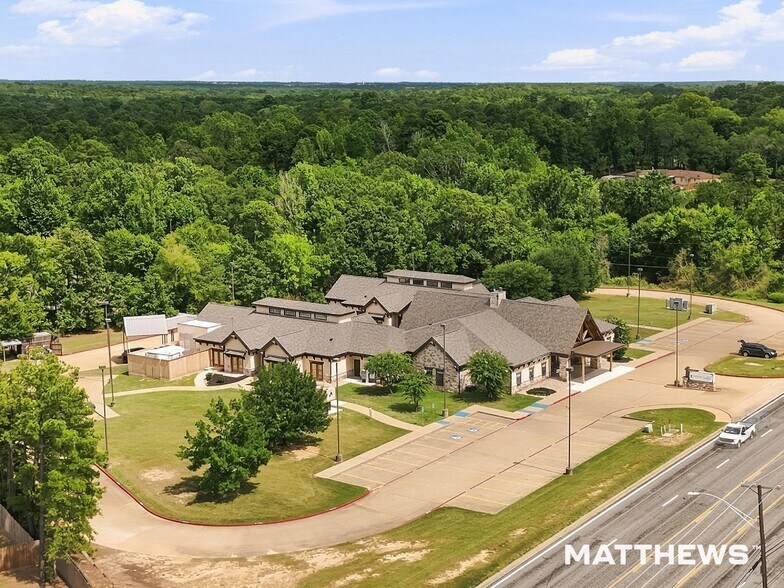 5016 Gilmer Rd, Longview, TX for sale - Building Photo - Image 2 of 5