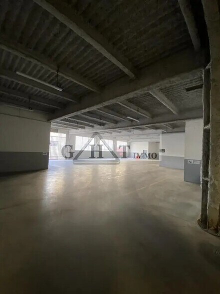 Industrial in Saint-Maur-des-Fossés for lease - Building Photo - Image 1 of 3