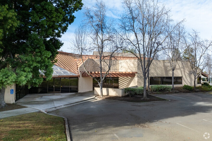 47531 Warm Springs Blvd, Fremont, CA for lease - Building Photo - Image 2 of 5