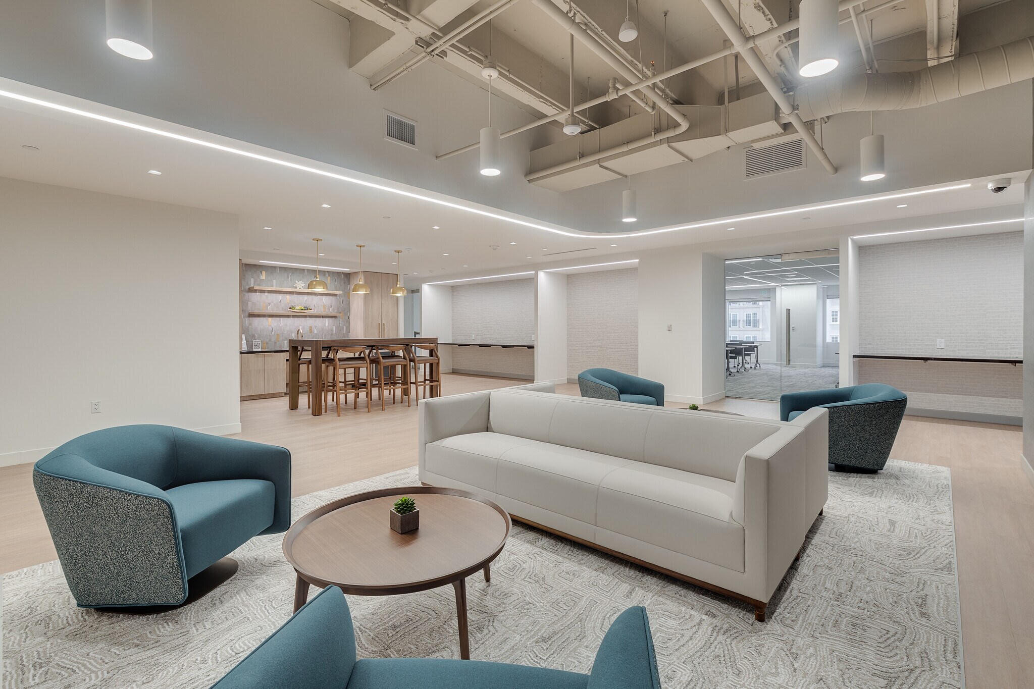 5949 Sherry Ln, Dallas, TX 75225 Sterling Plaza