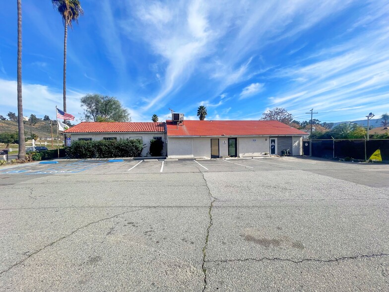 16899 Lakeshore Dr, Lake Elsinore, CA for lease - Building Photo - Image 3 of 23
