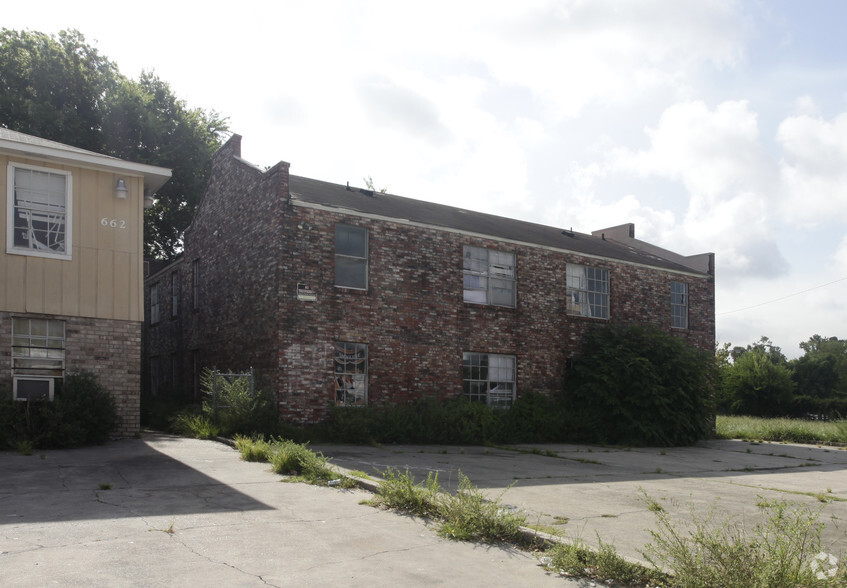 646 N Donmoor Ave, Baton Rouge, LA for sale - Building Photo - Image 2 of 2