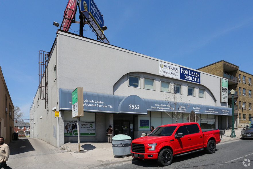 2562 Eglinton Ave W, Toronto, ON for sale - Building Photo - Image 2 of 2