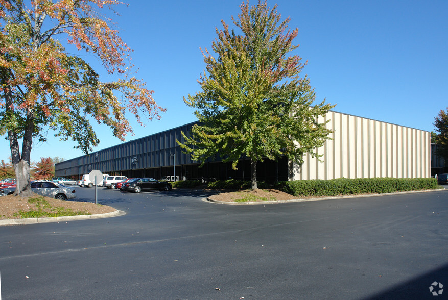 6669 Peachtree Industrial Blvd, Peachtree Corners, GA for lease - Building Photo - Image 3 of 10