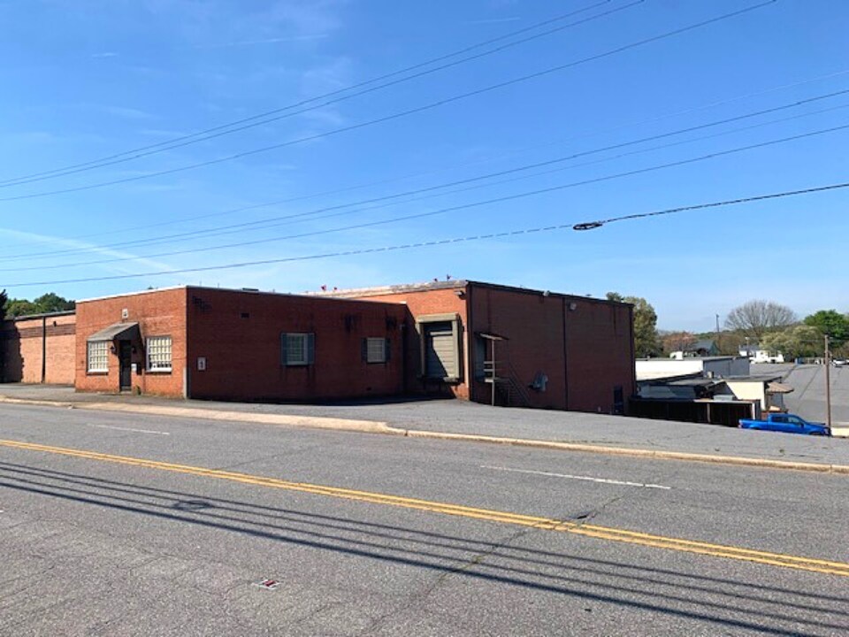 1125 7th Ave NW, Hickory, NC for sale Building Photo- Image 1 of 1
