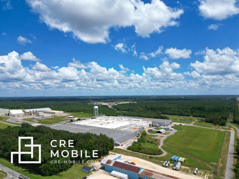 209 Carpet Dr, Atmore, AL for sale - Building Photo - Image 2 of 15