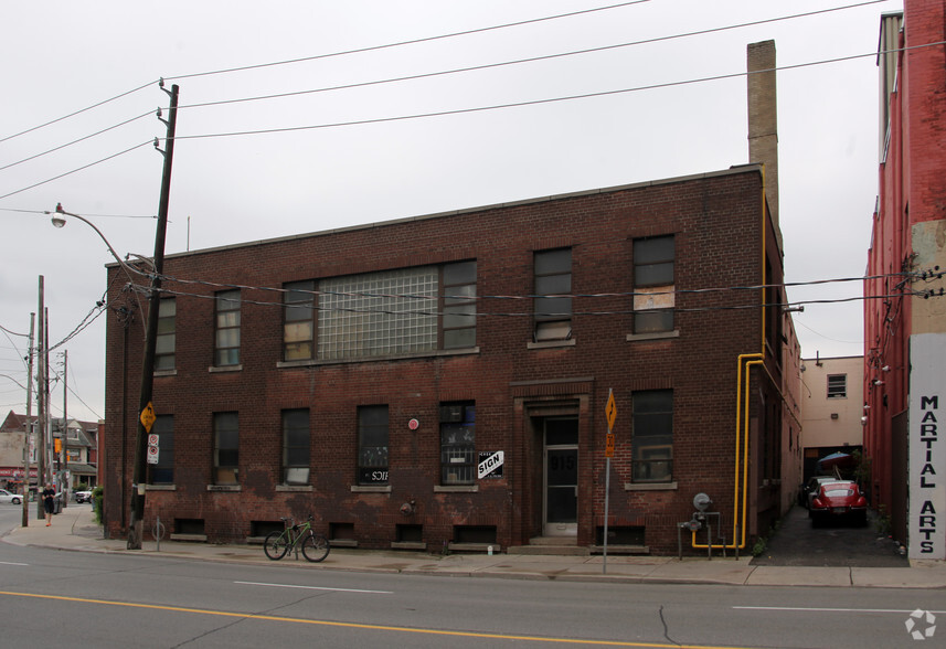 915 Dupont St, Toronto, ON for lease - Primary Photo - Image 1 of 4