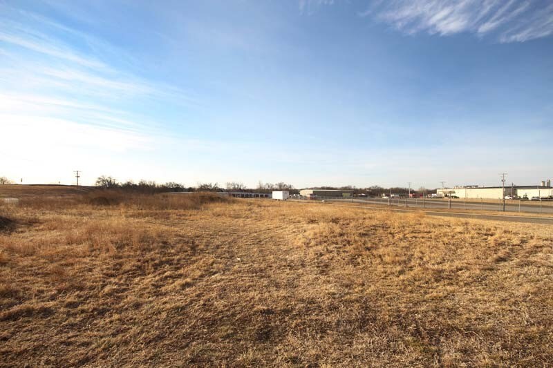 2701 Gateway, Junction City, KS for sale Primary Photo- Image 1 of 1