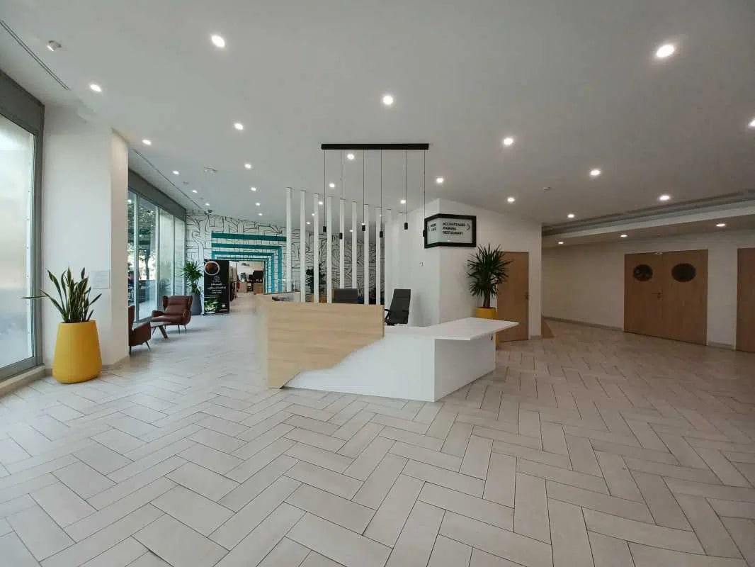 40 Boulevard De Dunkerque, Marseille for lease Interior Photo- Image 1 of 4