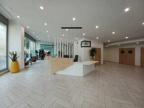 40 Boulevard De Dunkerque, Marseille for lease Interior Photo- Image 1 of 4