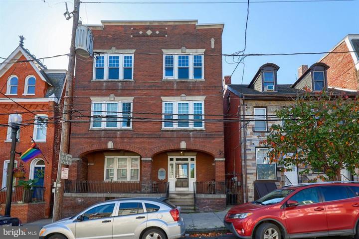 320 W King St, Lancaster, PA for sale - Primary Photo - Image 1 of 29