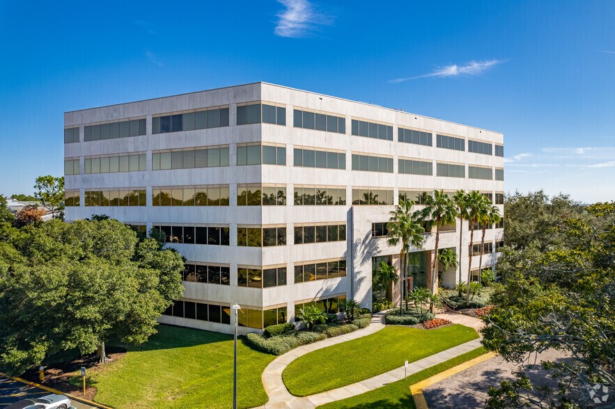 311 Park Place Blvd, Clearwater, FL for lease - Primary Photo - Image 1 of 17