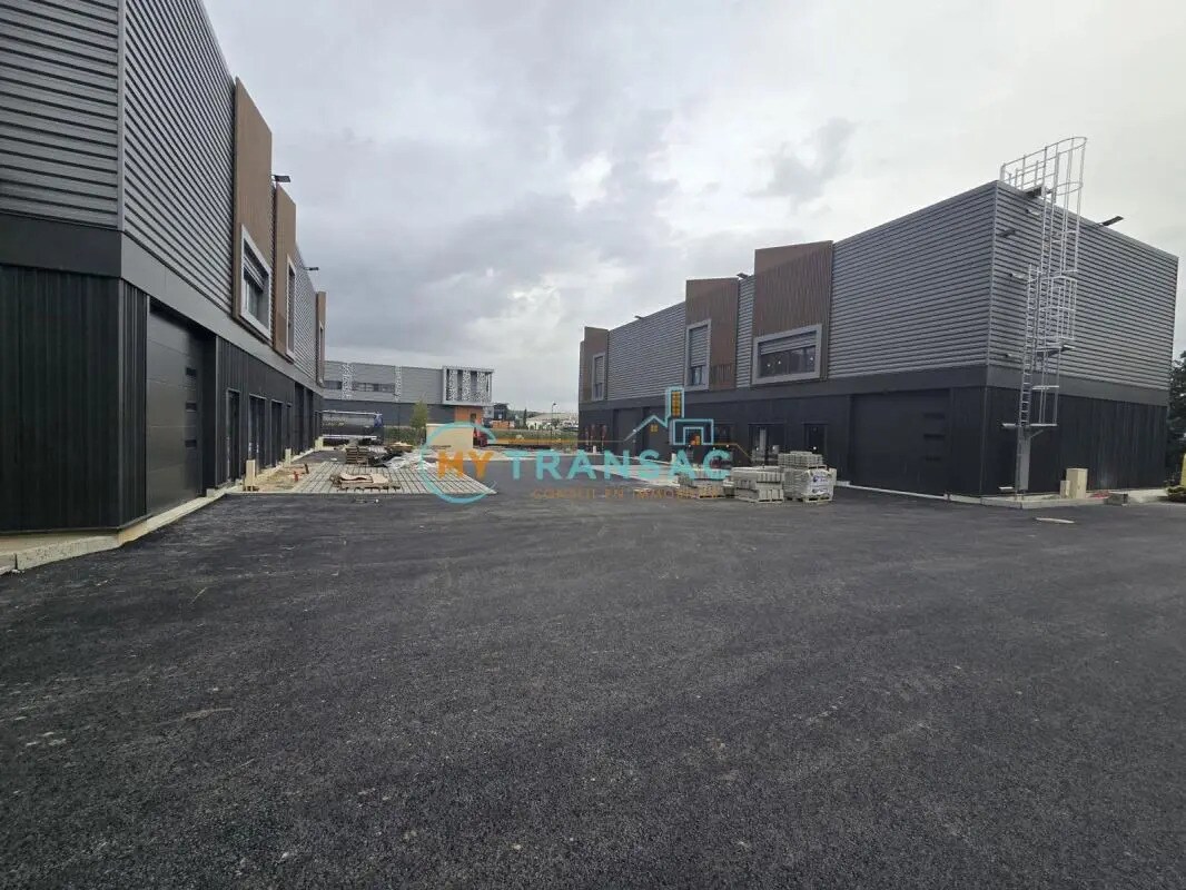 Flex in Courtry for sale Construction Photo- Image 1 of 10