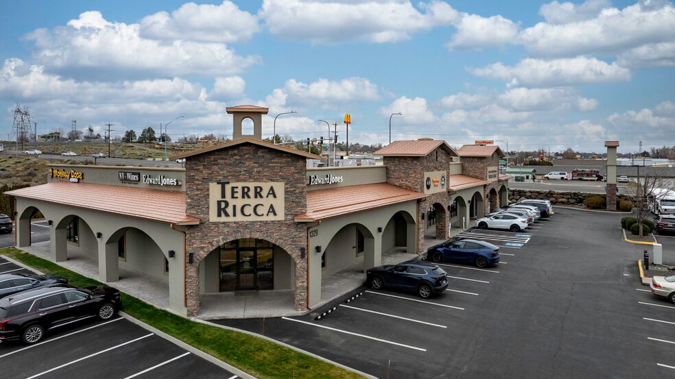 1321-1325 Aaron Dr, Richland, WA for lease - Building Photo - Image 1 of 28