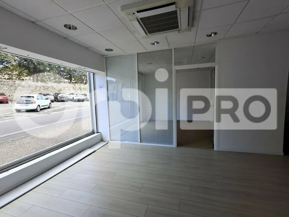 Office in Guérande for lease Interior Photo- Image 1 of 6