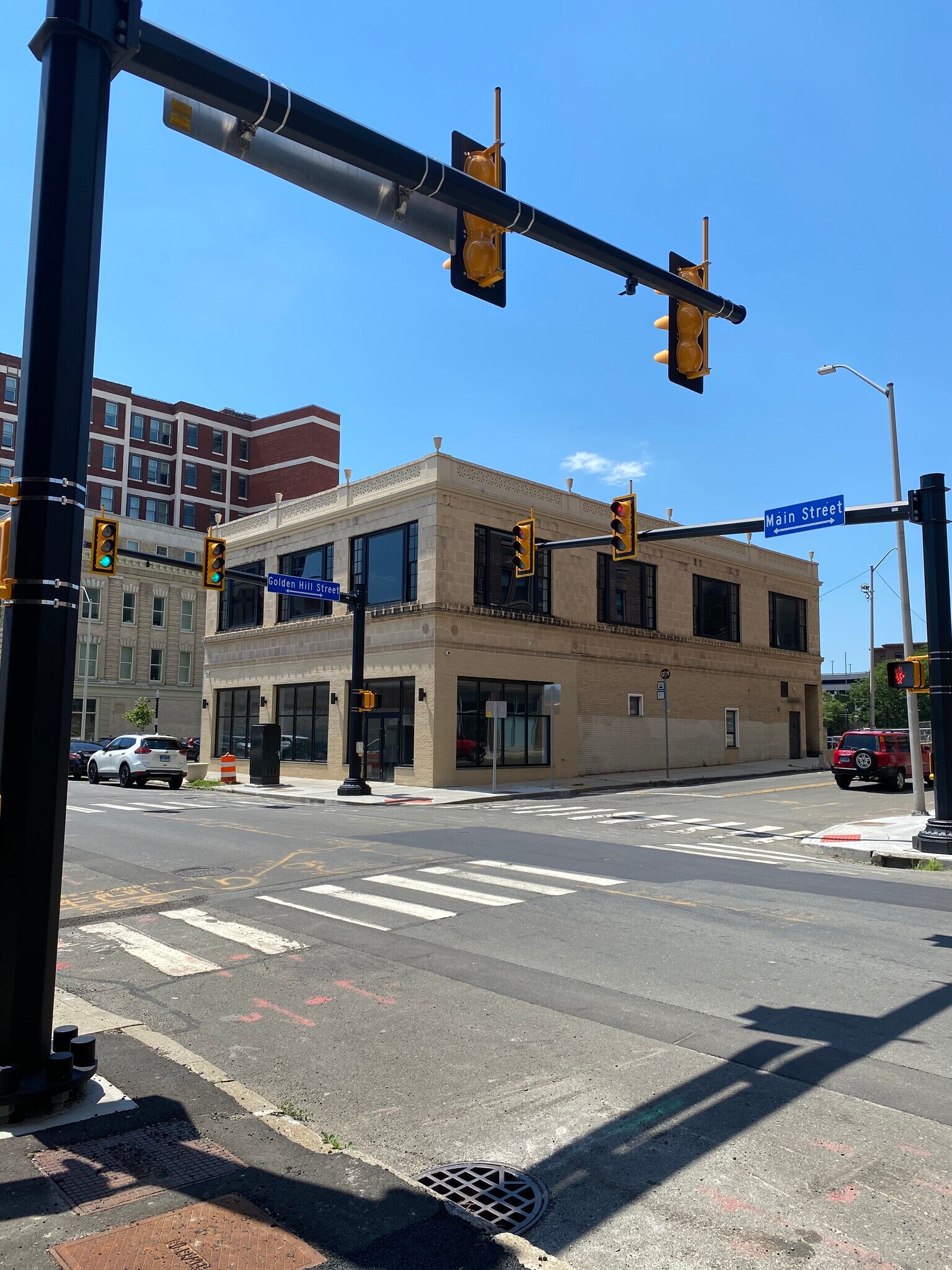 243 Golden Hill St, Bridgeport, CT for sale Primary Photo- Image 1 of 1