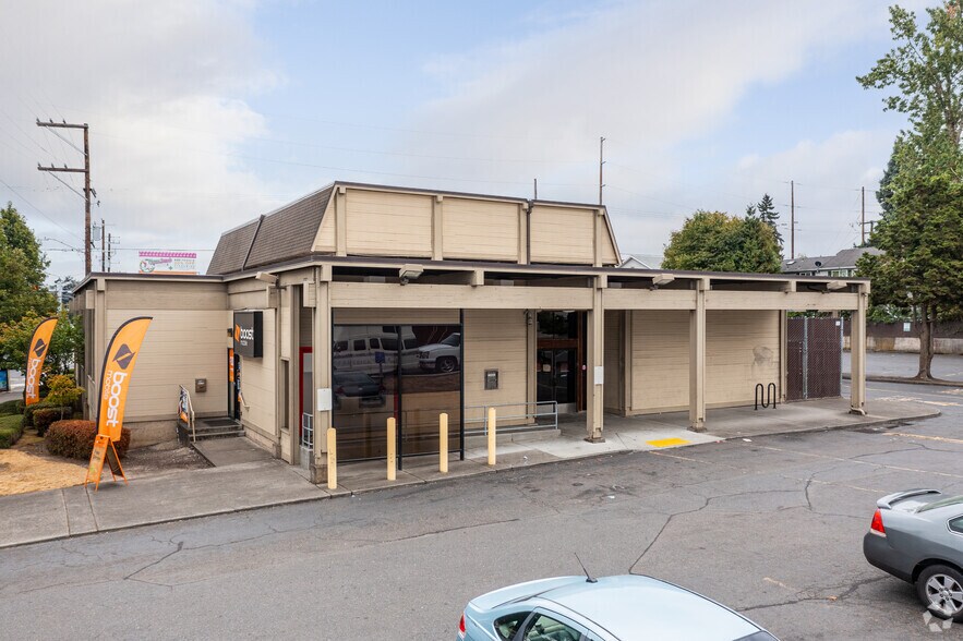 10120 NE Sandy Blvd, Portland, OR for lease - Primary Photo - Image 3 of 15