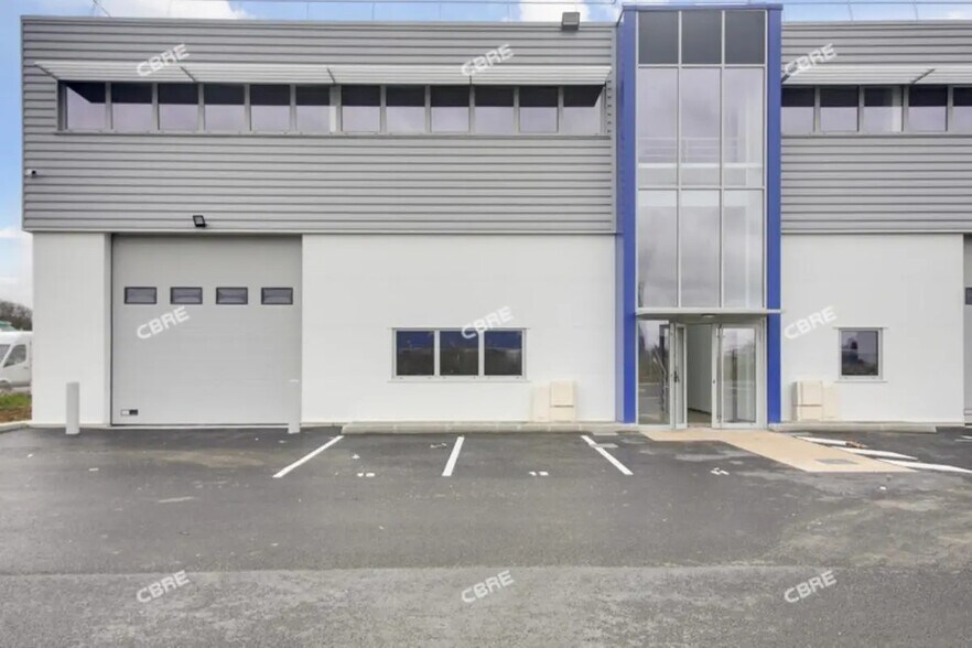 Flex in Brétigny-sur-Orge for lease - Building Photo - Image 3 of 14