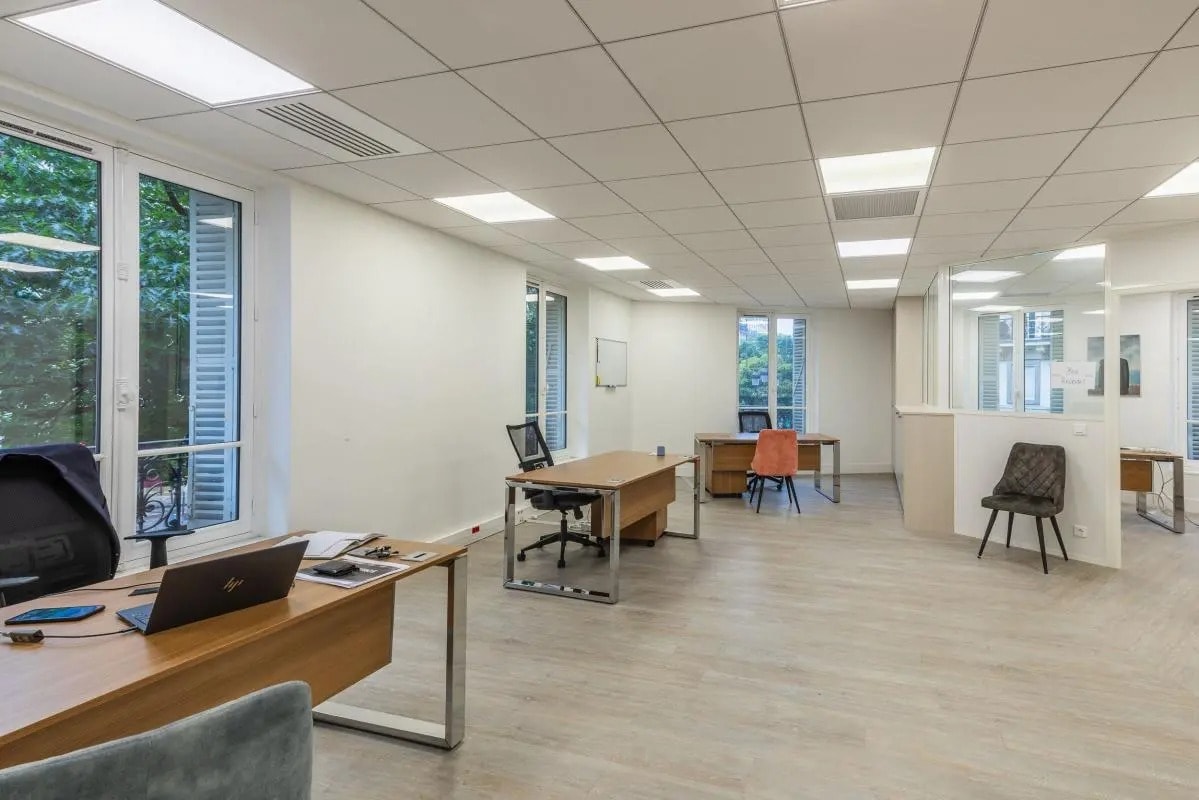 Coworking Space in Paris for lease Interior Photo- Image 1 of 7