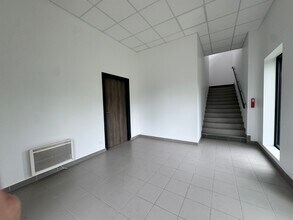 Flex in Frépillon for lease Interior Photo- Image 2 of 11