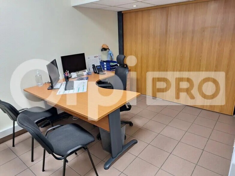 Retail in Compiègne for sale - Building Photo - Image 3 of 6