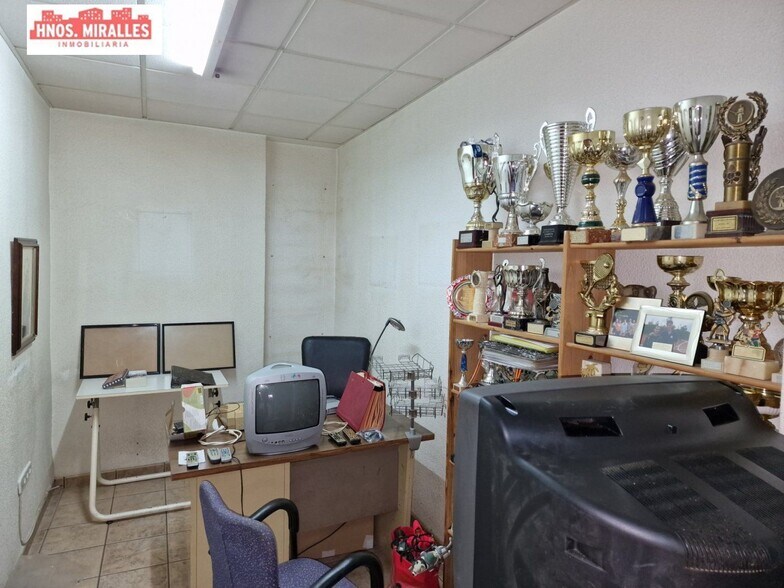Retail in Elche for sale - Interior Photo - Image 1 of 4