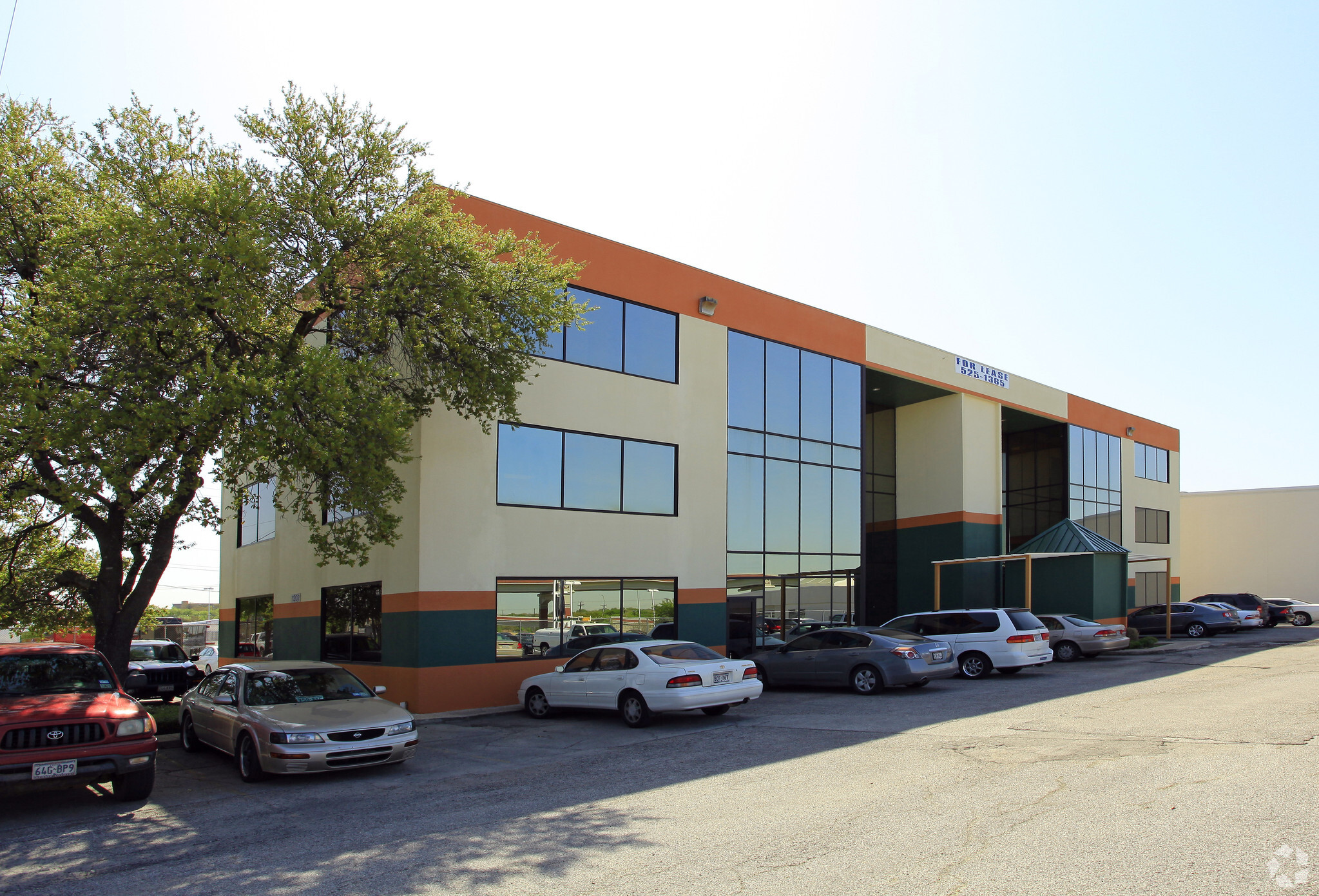 1202 Hallmark Dr, San Antonio, TX for lease Primary Photo- Image 1 of 3