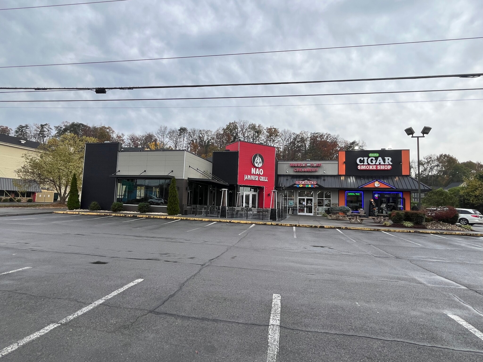 3676 N Parkway, Pigeon Forge, TN for lease Building Photo- Image 1 of 5