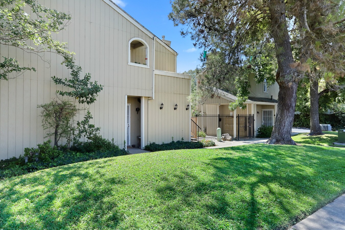 2330 Hurley Way, Sacramento, CA 95825