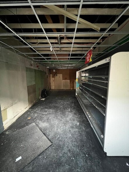 76-81 Bridge St, Newport for lease - Interior Photo - Image 3 of 14