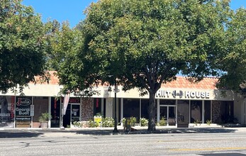 757-763 E Thousand Oaks Blvd, Thousand Oaks, CA for lease Building Photo- Image 1 of 3