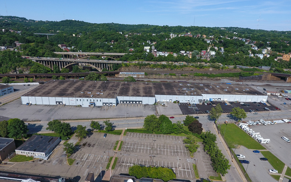 2900-2920 New Beaver Ave, Pittsburgh, PA for sale - Building Photo - Image 1 of 1