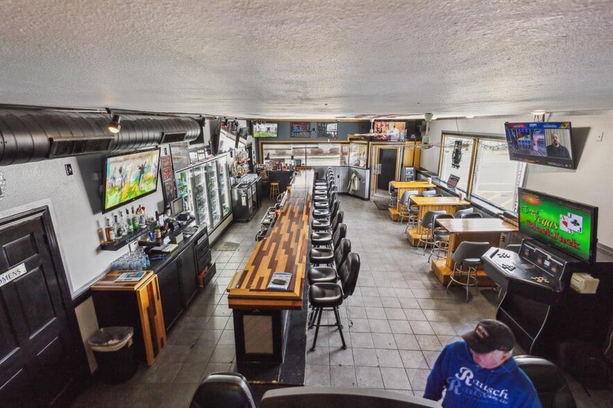 1025 Main St, Saint Cloud, WI for sale - Building Photo - Image 2 of 3