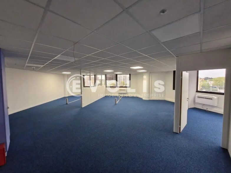 11 Rue Olof Palme, Créteil for lease - Interior Photo - Image 3 of 24