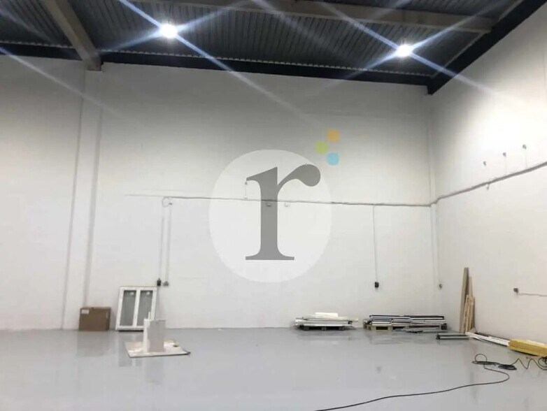 Flex in VILLENEUVE-D'ASCQ for lease - Interior Photo - Image 3 of 4