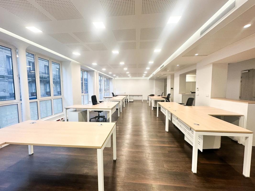 Office in Paris for lease Building Photo- Image 1 of 10