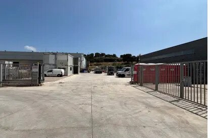 Industrial in Fréjus for lease - Building Photo - Image 2 of 5